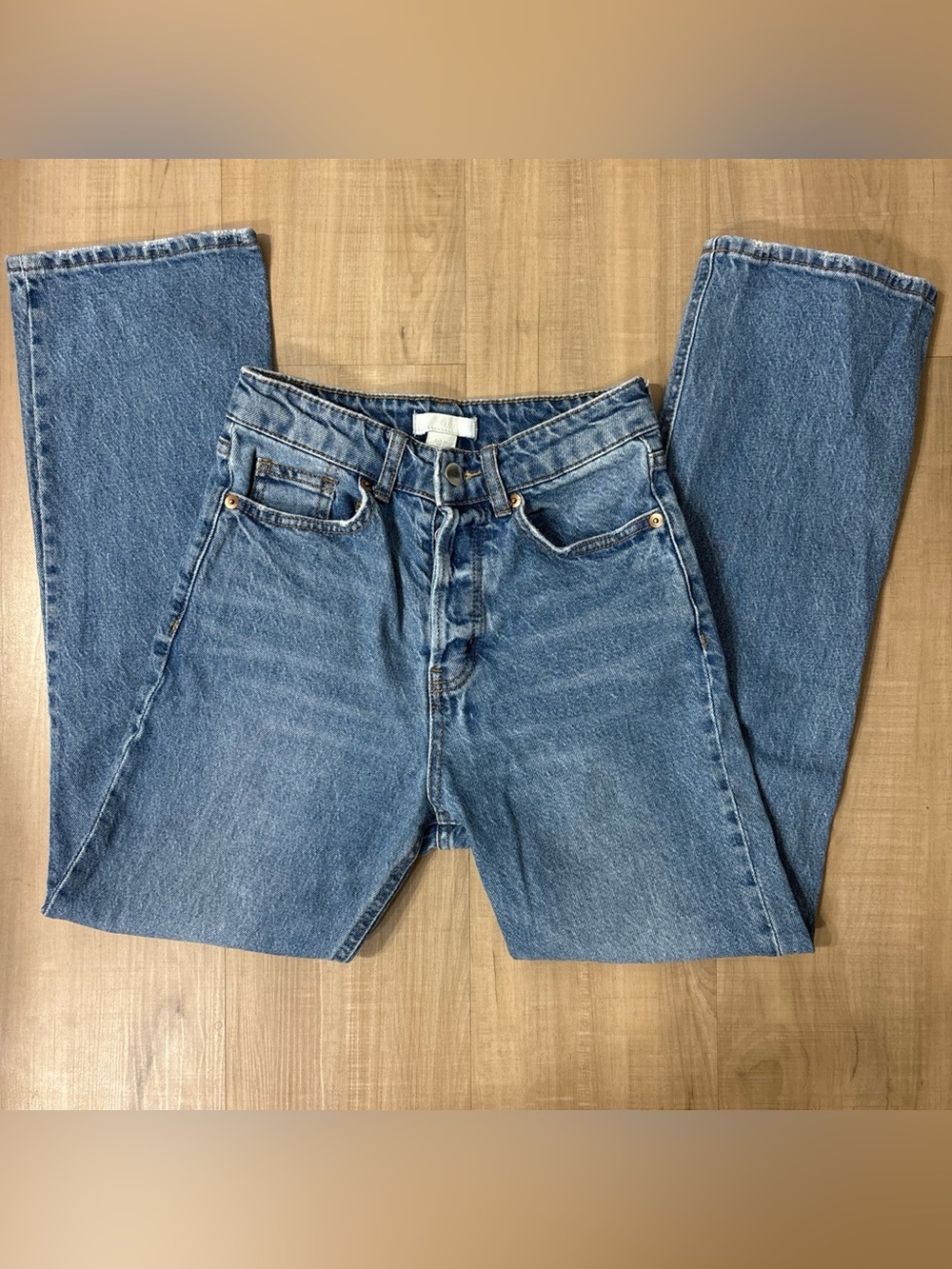 H&M High-waisted straight leg blue jeans